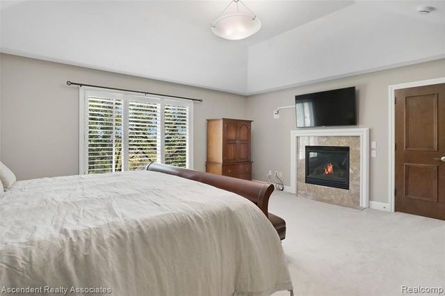 734 Wellington Circle, Rochester Hills, MI 48309