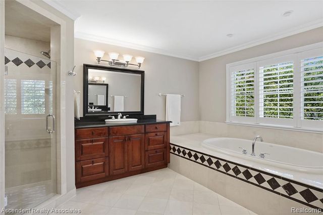 734 Wellington Circle, Rochester Hills, MI 48309