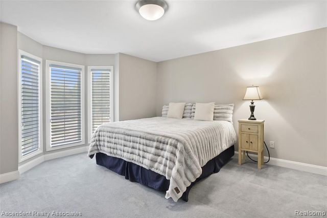 734 Wellington Circle, Rochester Hills, MI 48309