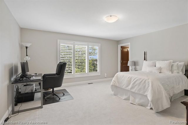 734 Wellington Circle, Rochester Hills, MI 48309