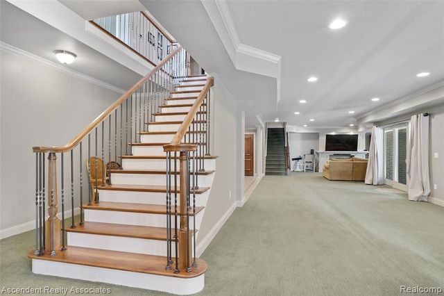 734 Wellington Circle, Rochester Hills, MI 48309
