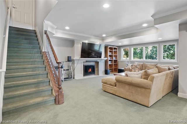 734 Wellington Circle, Rochester Hills, MI 48309