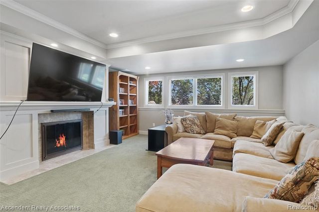 734 Wellington Circle, Rochester Hills, MI 48309
