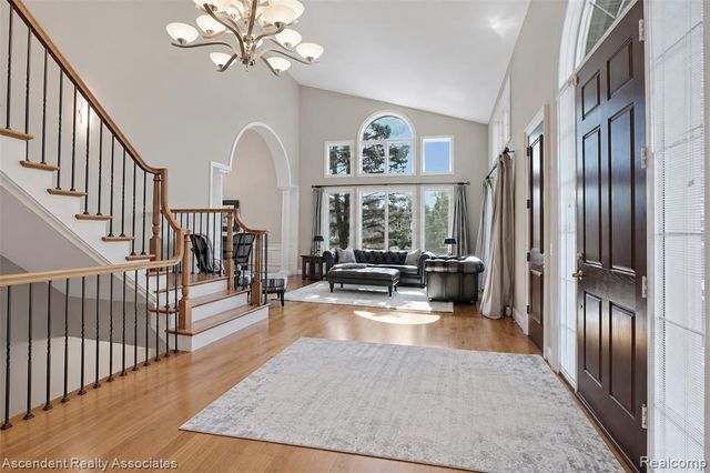 734 Wellington Circle, Rochester Hills, MI 48309