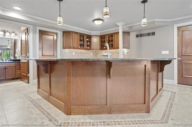 734 Wellington Circle, Rochester Hills, MI 48309