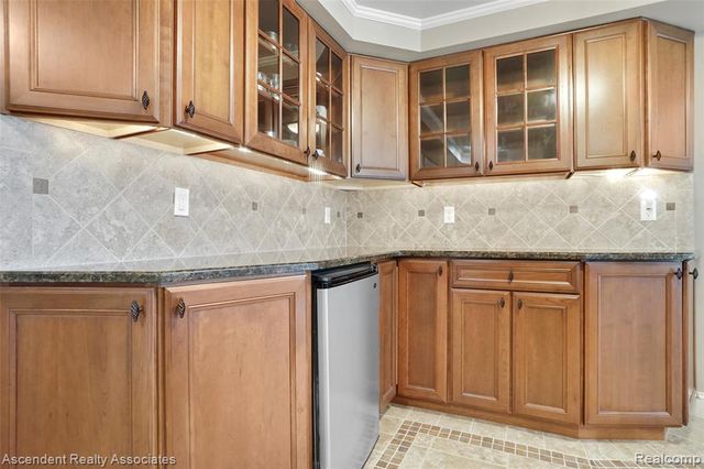 734 Wellington Circle, Rochester Hills, MI 48309