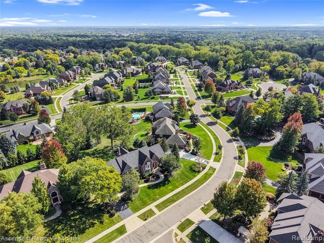 734 Wellington Circle, Rochester Hills, MI 48309