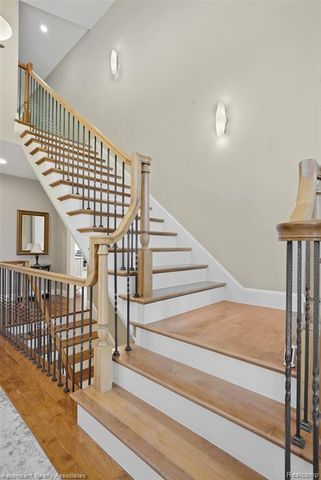 734 Wellington Circle, Rochester Hills, MI 48309
