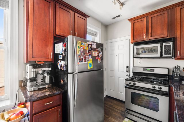 536 W Belmont Avenue 2S, Chicago, IL 60657