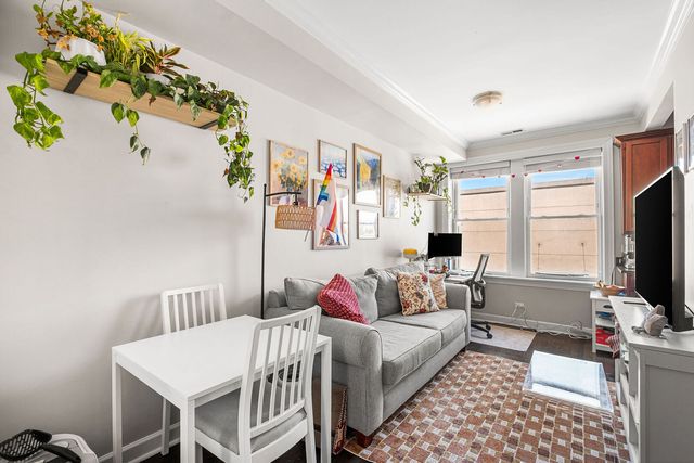 536 W Belmont Avenue 2S, Chicago, IL 60657