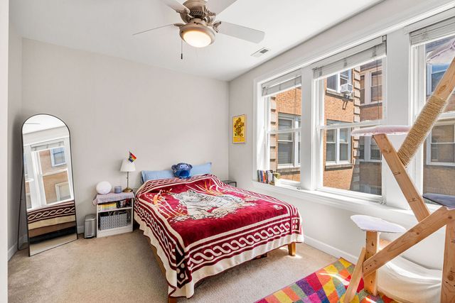 536 W Belmont Avenue 2S, Chicago, IL 60657