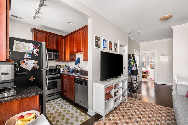 536 W Belmont Avenue 2S, Chicago, IL 60657