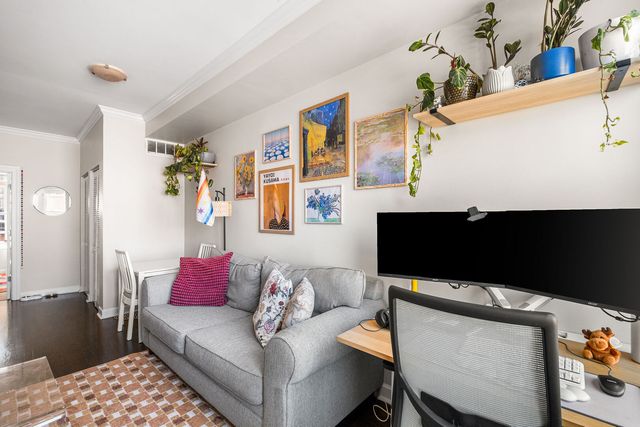 536 W Belmont Avenue 2S, Chicago, IL 60657