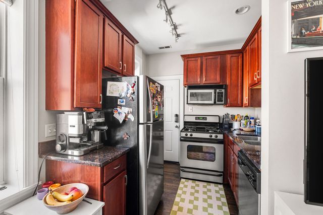 536 W Belmont Avenue 2S, Chicago, IL 60657