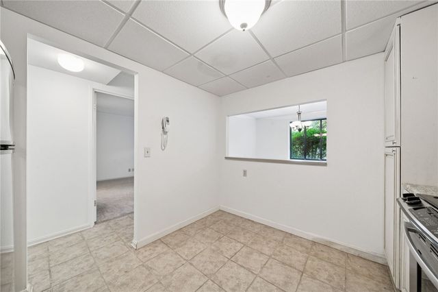 201 Grant St 108, Sewickley, PA 15143