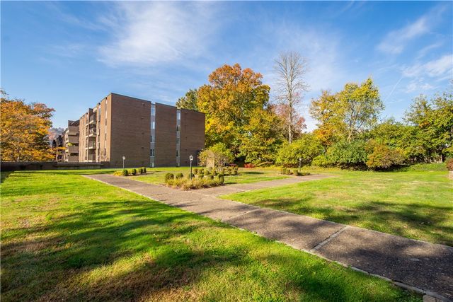 201 Grant St 108, Sewickley, PA 15143