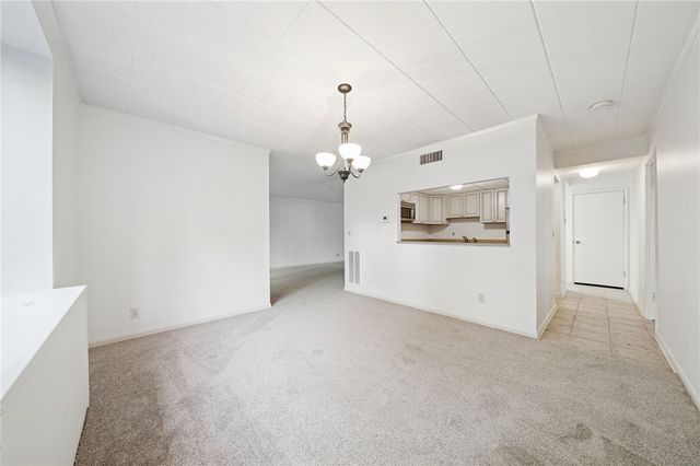 201 Grant St 108, Sewickley, PA 15143
