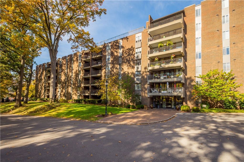 201 Grant St 108, Sewickley, PA 15143