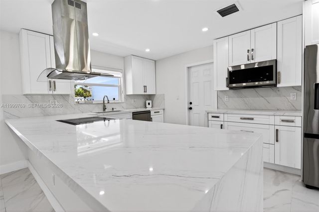 4010 NE 22nd Ave 4010, Lighthouse Point, FL 33064