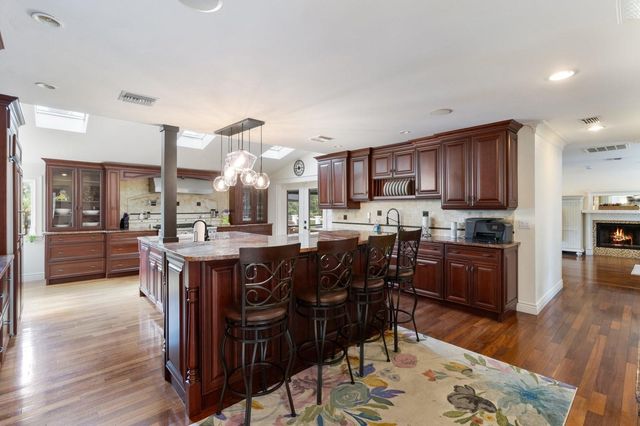 2065 SW 37TH STREET ROAD, Ocala, FL 34471