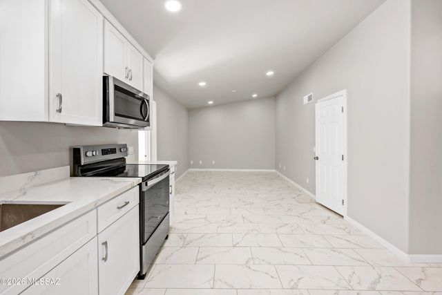 5551 S Pin Oak Drive, Tucson, AZ 85746