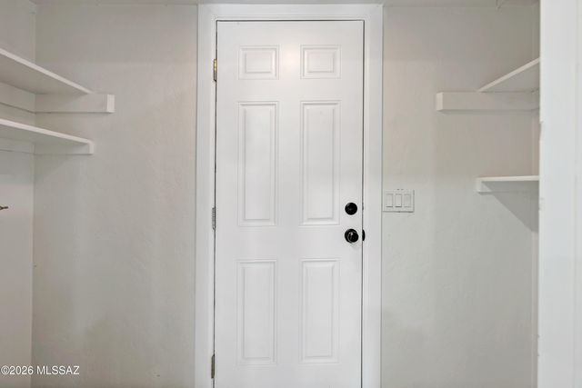 5551 S Pin Oak Drive, Tucson, AZ 85746