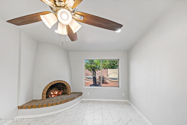 5551 S Pin Oak Drive, Tucson, AZ 85746