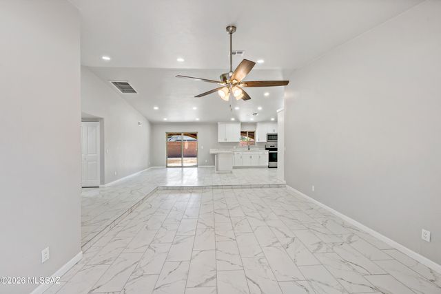 5551 S Pin Oak Drive, Tucson, AZ 85746