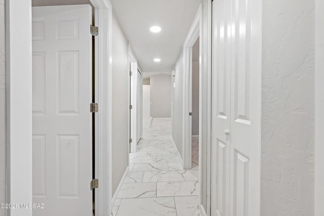 5551 S Pin Oak Drive, Tucson, AZ 85746