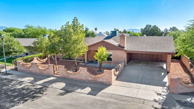 5551 S Pin Oak Drive, Tucson, AZ 85746