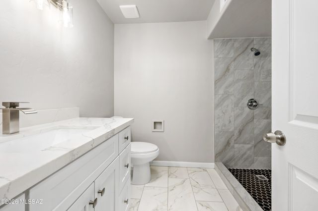 5551 S Pin Oak Drive, Tucson, AZ 85746