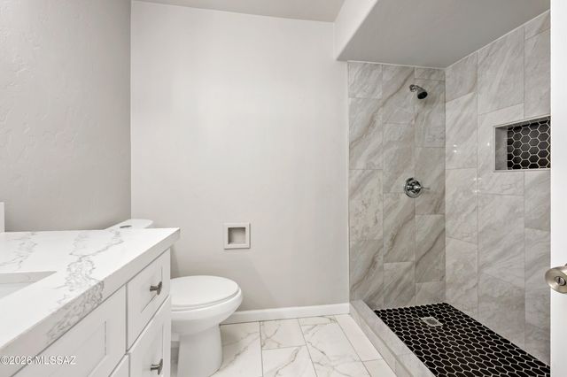 5551 S Pin Oak Drive, Tucson, AZ 85746