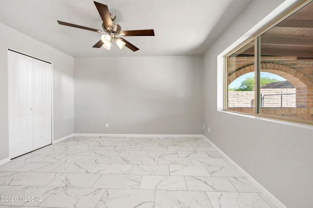 5551 S Pin Oak Drive, Tucson, AZ 85746