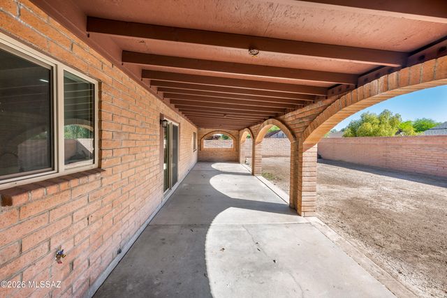 5551 S Pin Oak Drive, Tucson, AZ 85746