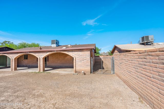5551 S Pin Oak Drive, Tucson, AZ 85746