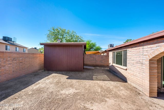 5551 S Pin Oak Drive, Tucson, AZ 85746