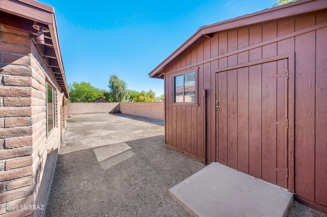 5551 S Pin Oak Drive, Tucson, AZ 85746