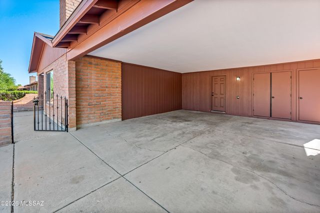 5551 S Pin Oak Drive, Tucson, AZ 85746