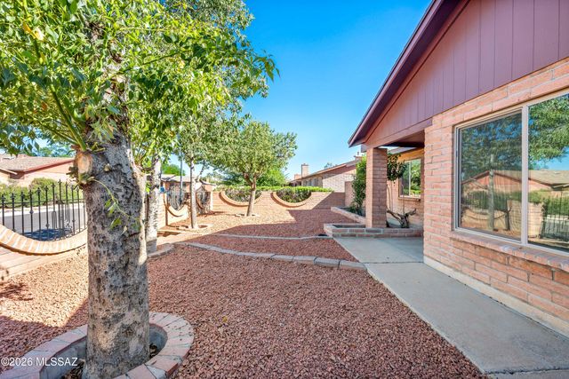 5551 S Pin Oak Drive, Tucson, AZ 85746