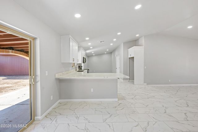 5551 S Pin Oak Drive, Tucson, AZ 85746