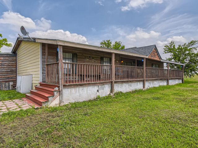501 County Road 405, Taylor, TX 76574