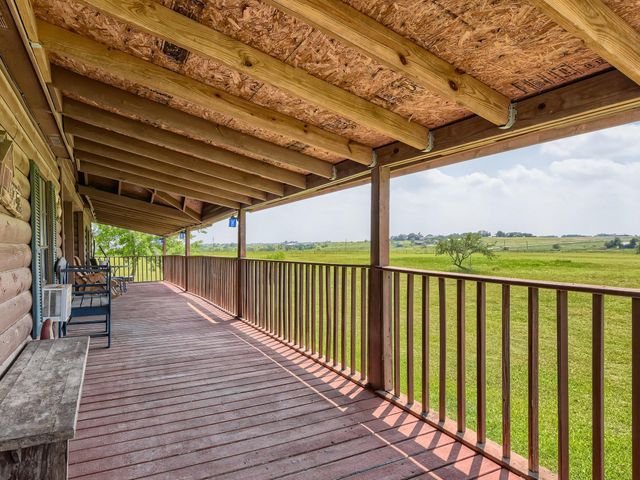 501 County Road 405, Taylor, TX 76574