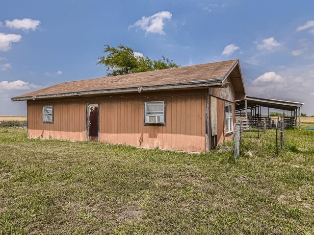 501 County Road 405, Taylor, TX 76574