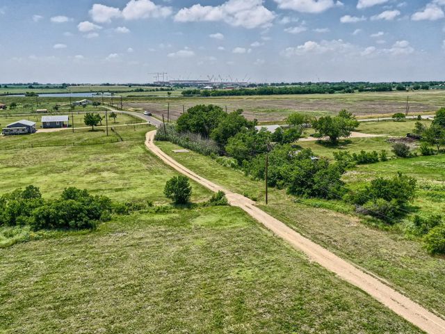 501 County Road 405, Taylor, TX 76574