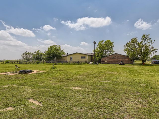 501 County Road 405, Taylor, TX 76574