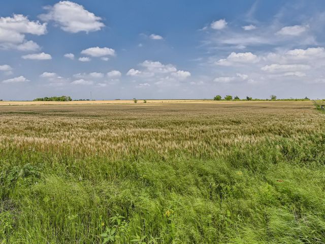 501 County Road 405, Taylor, TX 76574