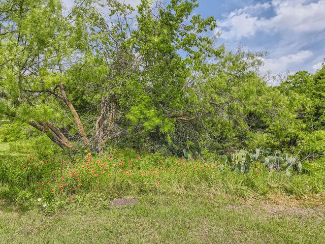 501 County Road 405, Taylor, TX 76574