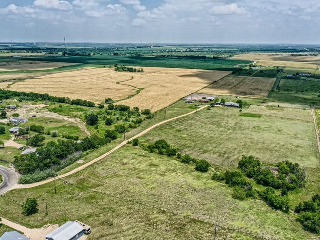 501 County Road 405, Taylor, TX 76574