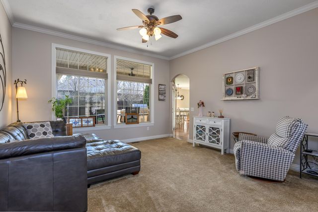 3728 W Broadmoor Street, Springfield, MO 65807