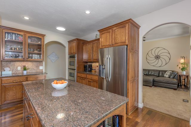 3728 W Broadmoor Street, Springfield, MO 65807